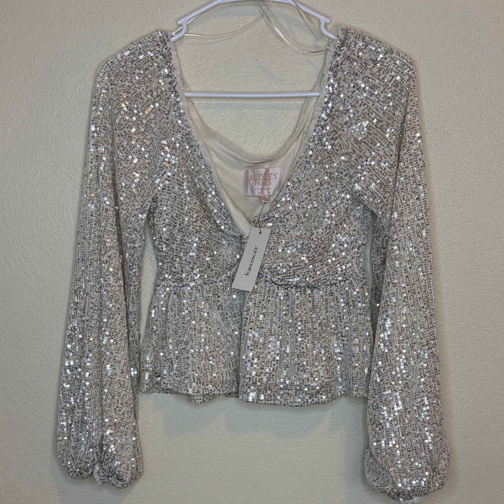 Francesca’s Champagne Sequin Babydoll Long Sleeve V Neck Top Size S New